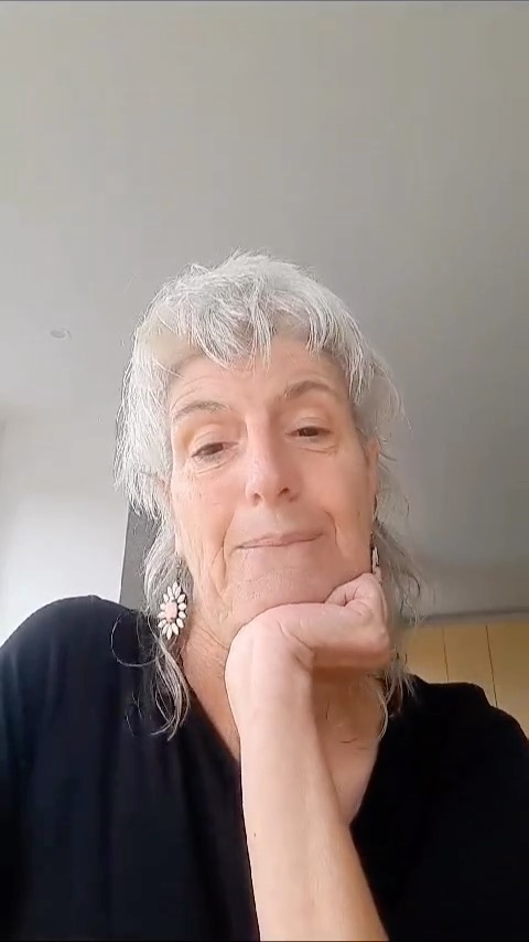 Moni will raus in die Natur, ihr Leben unabhängig & kreativ gestalten, aber vor allem ein Stßck Freiheit spßren, zumindest so wie es die Gegebenheiten zulassen.
Sie ist 59 Jahre jung, eine Frohnatur & sitzt seit ihrem 14. Lebensjahr aufgrund einer seltenen Muskelerkrankung im Rollstuhl.
Wir haben uns dazu entschieden Sie bei ihrem Weg zu Ihrer Leidenschaft, wie z.B. Spaziergänge in der Natur & die damit oft verbundenen Nutzung von Feld- und Waldwegen, zu unterstßtzen.
Leider kommt hierbei der herkĂśmmliche Rollstuhl oft an seine Grenzen, weshalb ein Outdoor Rollstuhl die einzige MĂśglichkeit ist, ihren Traum zu verwirklichen.
Da Hilfsmittel & persĂśnliche Anpassungen nicht nur sehr teuer sind, sondern auch die Krankenkasse keinen solch komplexen Outdoor Rollstuhl fĂśrdert (z.B. muss dieser unebene & holprige Wege ausgleichen kĂśnnen, um Moniâs nicht vorhandene Bauchmuskulatur ausgleichen zu kĂśnnen), liegt es uns am Herzen ihre Geschichte und den damit verbundenen Spendenaufruf in die Welt zu tragen đ
Lasst uns gemeinsam Moni ârausâ helfen đł đ˛ lasst uns gemeinsam Menschen helfen Teil der Gesellschaft zu sein & lasst uns gemeinsam unser GlĂźck teilen đĽ°đŤśđť
Wir sehnen uns nach glĂźcklichen und freudestrahlenden Gesichtern, weil Menschen Menschen helfen & dadurch pure Lebensfreude verspĂźren dĂźrfen đ¤
đđľđż đ¸đźĚđťđťđ đľđśđ˛đż đąđśđżđ˛đ¸đ đşđśđ đ˛đśđťđ˛đż đŚđ˝đ˛đťđąđ˛ đđťđđ˛đżđđđĚđđđ˛đť. đđđł đŞđđťđđ°đľ đđđ˛đšđšđ˛đť đđśđż đŽđđ°đľ đŚđ˝đ˛đťđąđ˛đťđŻđ˛đđ°đľđ˛đśđťđśđ´đđťđ´đ˛đť đŽđđ.
https://paypal.me/menschunited
(Link auch in der Bio)