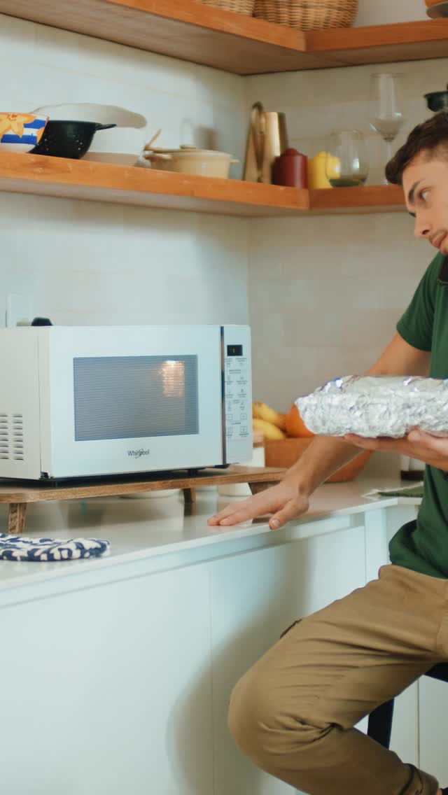 Les presentamos esta cápsula por el día de la madre para @whirlpoolpy @ngosaeca
Productora: Renovatio Films
Director / DOP: Pietro Scappini
Productor ejecutivo: Mauri Du
AD: Elías Paredes
Jefe de producción: Beta Gimenez
Asistentes de produccion: Giovanni Coronel, AleDu, Ara Viveros
Jefe de Casting: Lily Seiferheld
Jefe de vestuario: Monste Cuevas
Asistente de vesturario: Thessa Rau
Jefe de locaciones: Santiago Eguia
Maquillaje: Laura Vera
Arte:
Directora de arte: Montse Cuevas
Asistente de arte: Ali Martinez
Ayudante de arte: Dani Caballero
Realizador: Jonny Medina / Alan Medina
Cámara:
AC: Junior Masi
2da AC: Agos Ardanaz
Técnica:
Gaffer: David Acosta
Key grip: Emilio Rojas
Eléctrico: Roberto Ocampos
Post: Lucas Rojas
Catering de las chicas