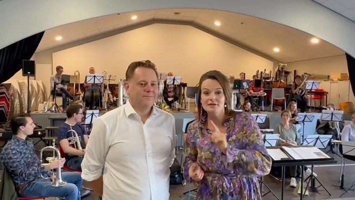 In Maart zong ze al in onze jubileum mis en nu mag @dyannesleijpen weer gaan schitteren in ons jubileumconcert op 28 oktober aanstaande. Laat je verrassen door muziek, zang en theater in deze onvergetelijke reis door de geschiedenis van fanfare Sint Joseph. Tickets zijn nog steeds te koop via de link in de bio.