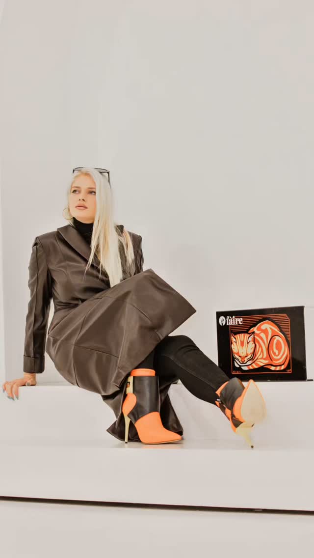 Orange is the new power.
This heel doesn’t ask for attention - it commands it.
Photo by: nissim_cordovi93
#FaireOir
#ArtInFashion
#StatementShoes
#NotForEveryone
#DesignedDifferently
#BoldDesign
#FashionWithEdge
#CreativeFootwear
#ShoesOfInstagram
#WearableArt
#SlowFashion
#heels
#milan.fashiontour
#shonbalaishofficial
#pridekickoff_ii
