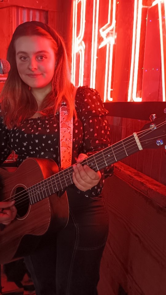 The Actress - Sofia Oro