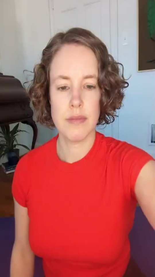 <<<moment 2 moment awareness + choice making>>>
here's the recording of my 1st IG LIVE - it's a 20 minute, stretching meditation practice. Great to do on a mat/pillow/cushion on the ground but can also be done seated in a chair.
♥️♥️♥️
#nervoussystemregulation #traumasensitivemovement #somatictherapist