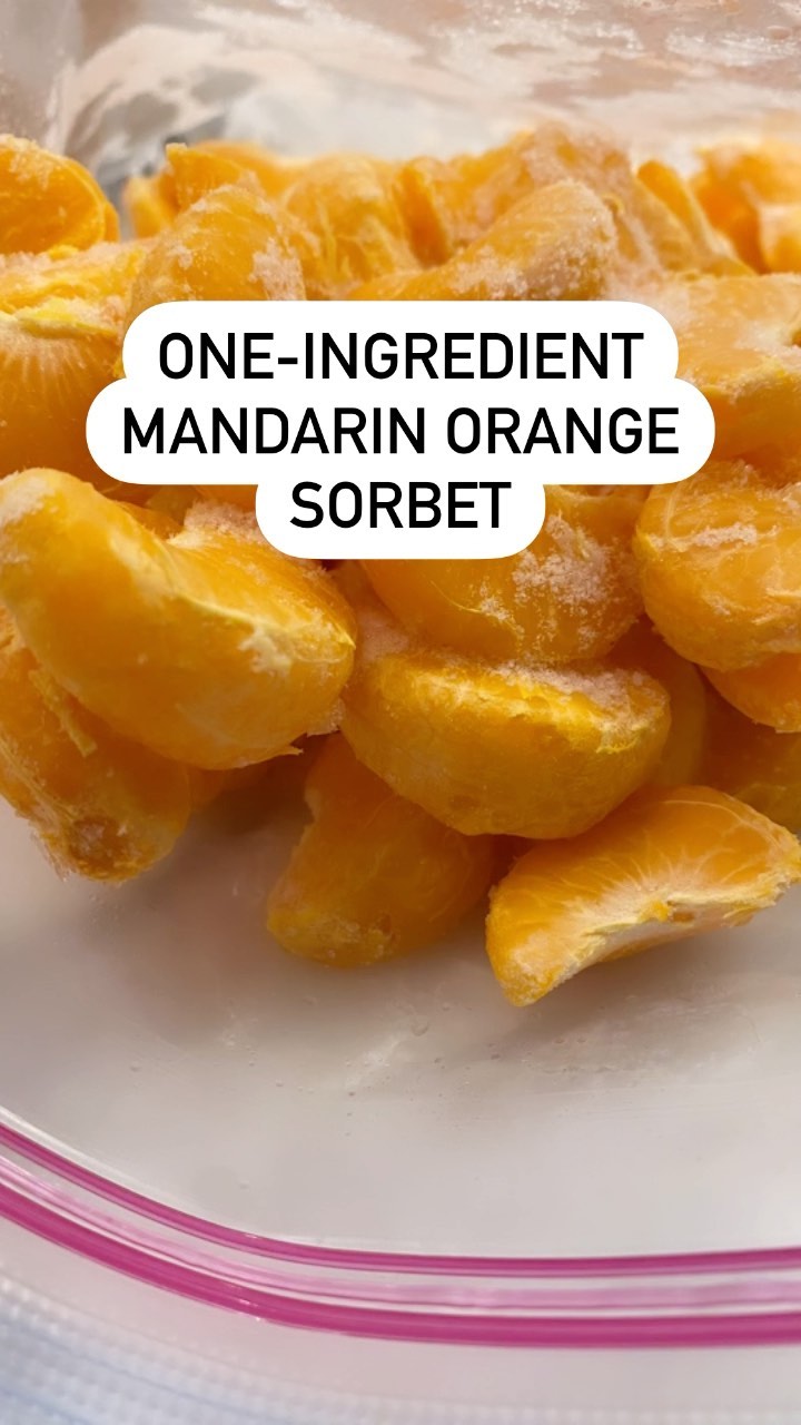 ONE INGREDIENT ORANGE SORBET! 🍊This is a new trend that I keep seeing on my feed. It couldn’t be easier to make!
🍊🍊🍊
Peel 10 seedless mandarin or tangerine oranges. Add segments to a freezer bag or container. Freeze for about 4-6 hours. Once frozen, add them to a food processor (or a high speed blender) and purée until smooth and creamy. Transfer to a freezer safe container and enjoy!
Let me know if you are going to make it. Tag a friend, like, and follow for more. 🍊
#orange #oneingredient #easyrecipes #torontofood #dietitian #foryourpage #viralfood #nutritious #wholefood