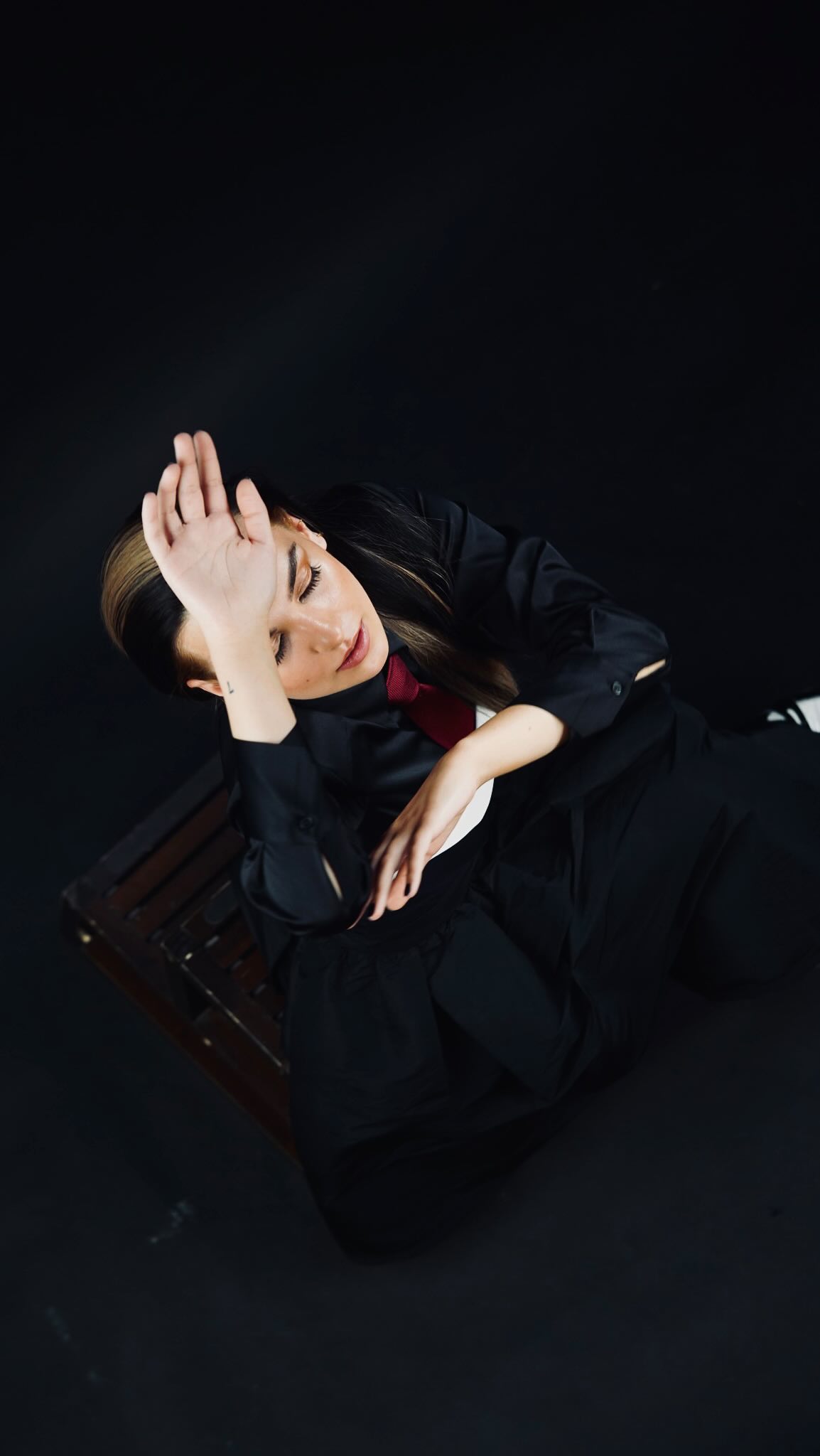 @hairmastersplus GHULAI PROJECT.
A project with an incredible magnitude. From all the models and the team behind H+ Professional. We go for fireworks and nothing else!
Ghulai • Refined haircare with knowledge.
▪️Hairs by @hairmastersplus
@thearmanpetrosyan @jordyydv
▪️Styling by @mila.svetovaa
▪️Content direction @hamzalw
▪️Photography portrets @shushanik.photography
▪️MUA @_makeupbylena_ @bella_don_na_ @monzi_makeup @youssra.ajmua
▪️Clothing and accessories
@sachashoes @fashionclub70 @natancouture @monar_antwerp @patriziapepeantwerp @guillory.jewelry @anmoraccessories