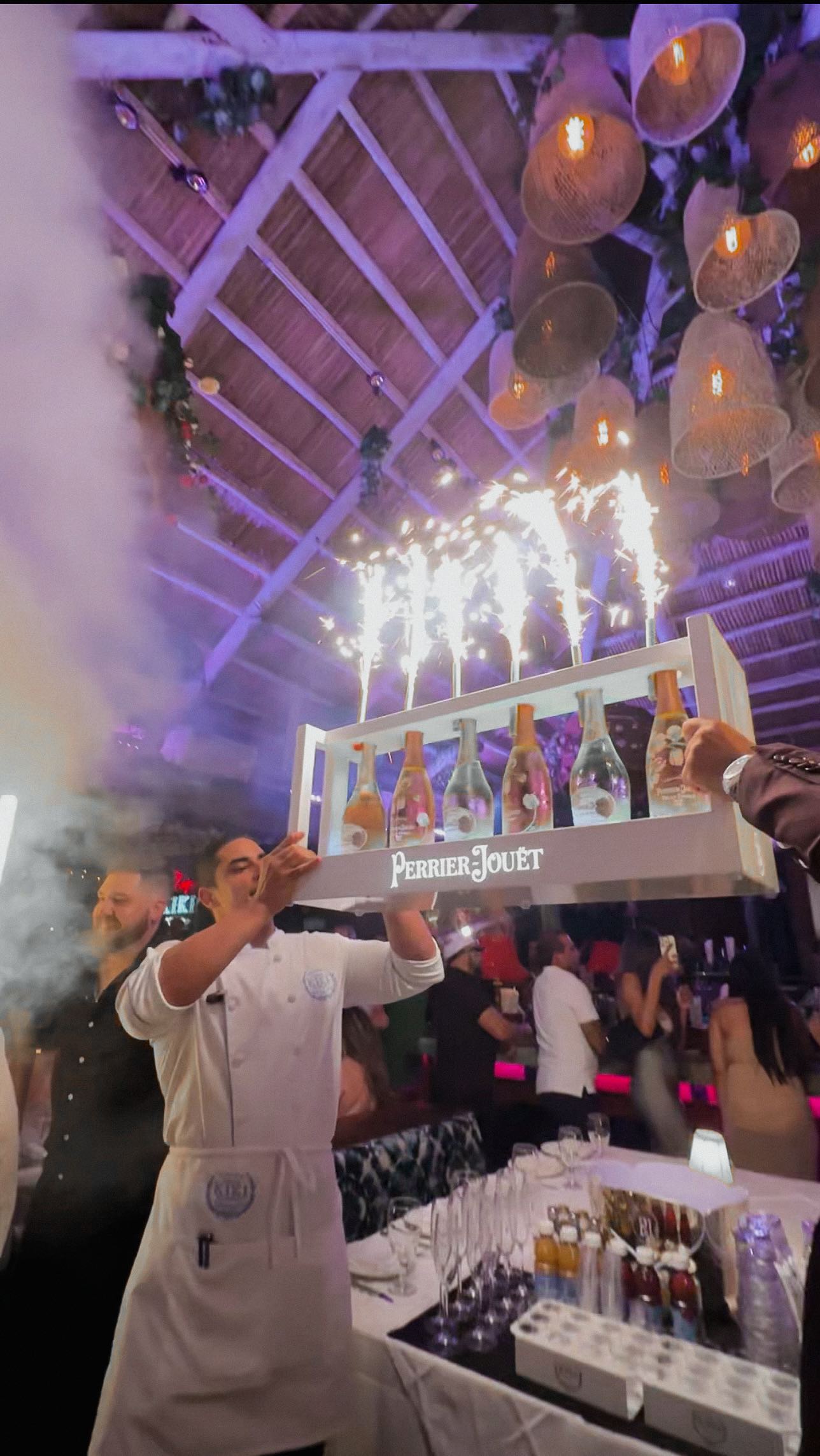 Ever wondered how Miami style business meeting goes ? This incredible woman and visionary behind @tracy.singh_sips x @perrierjouet curated one of a kind weekend for our team ❤️ people flew from all over the world, Hong Kong, Paris, New York!
Main question is: from 1 to 10, how productive was our meeting??? 🤓