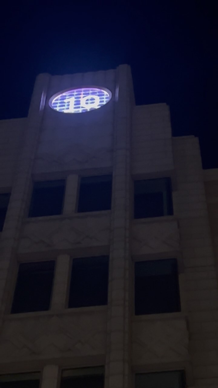 Recibiendo el 2024!!!!
Que emoción esos segundos antes de gritar feliz año nuevo… esos segundos en donde puedes experimentar claramente el inicio de algo, con total emoción, expectativa, esas cosquillitas que se sienten en todo el cuerpo, esa sensación de impulso y saber que estás list@s para lo que viene!!!!
En gratitud por iniciar este 2024 con tanta emoción y buena energía… 🎊🍾🎉🎆