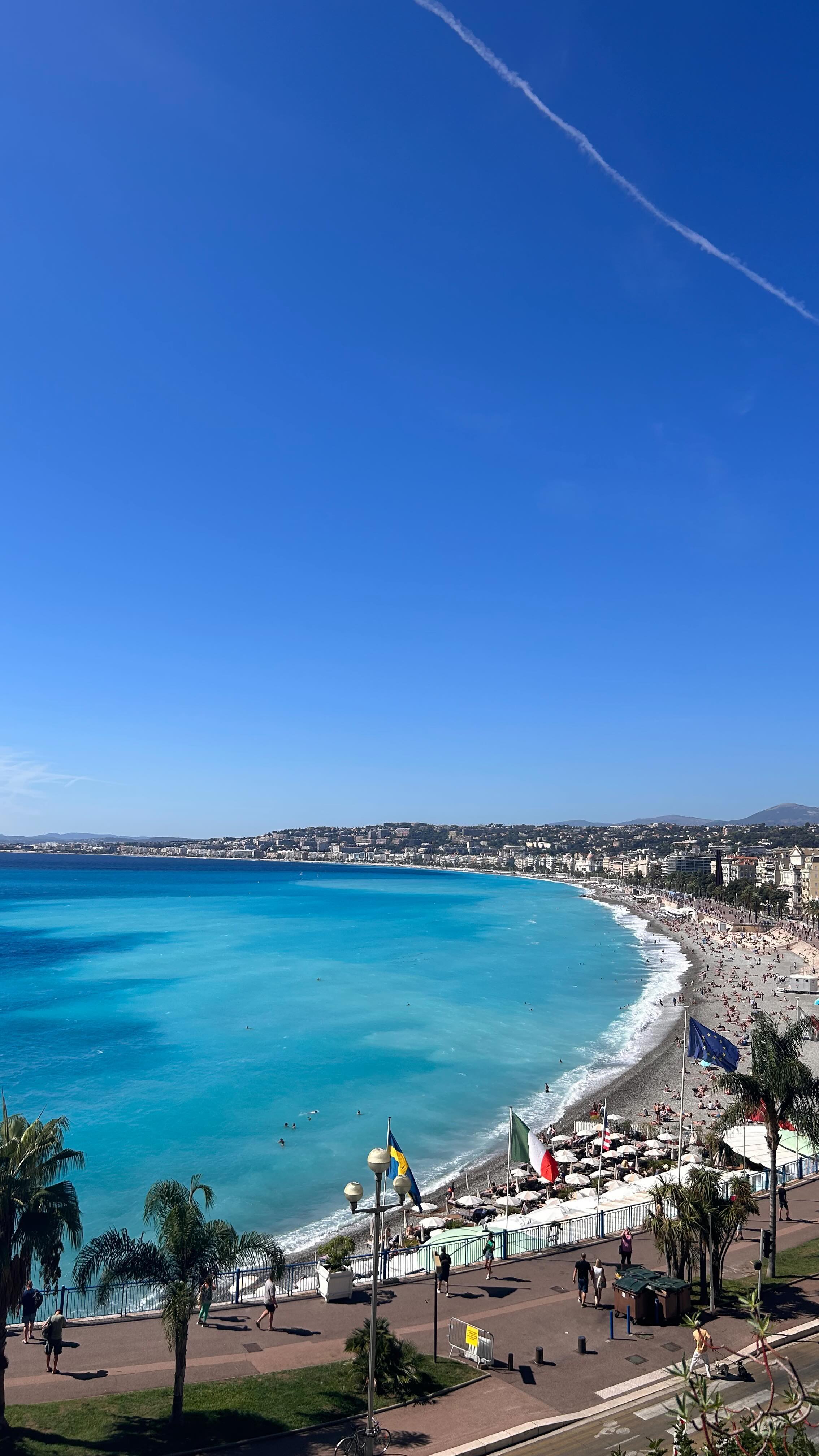 God makes no mistakes with what he creates. The Sun, The Sea and all inbetween.
.
.
.
.
#travel #potd #discovernessara #love #explore #nature #beaches #tour #tourism #instagram #instadaily #reels #viral #france #nice #europe #naturephotography