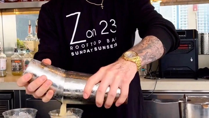 🌇 🎶 sundays on top 🎶 🌇
Sunday Sunsets @ Z on 23 Rooftop
Get Access 👉 myVIProoftop.com