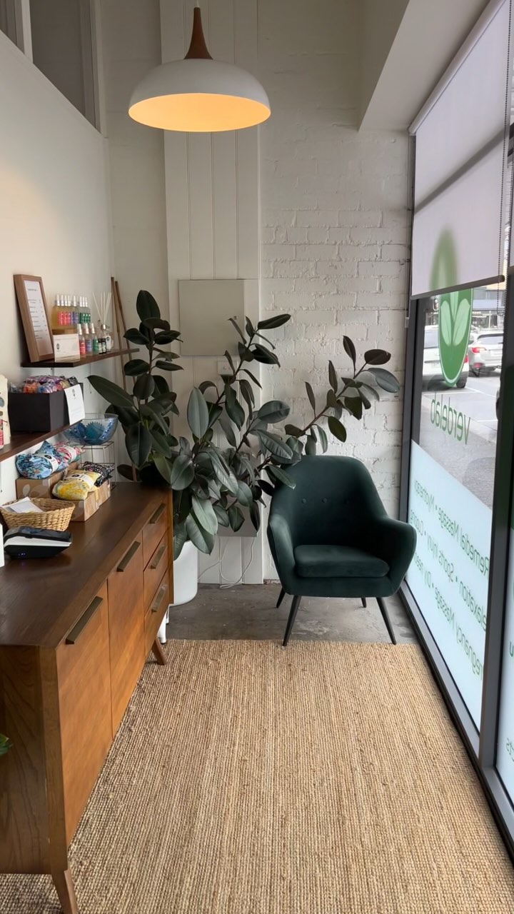 Managed to crawl away from my desk to have a myotherapy appointment. And they just so happen to also be a client!
Thanks for the treatment, Clare @verde.lab_ 🌱
#myotherapy #remedialmassage #brunswickvictoria #smallbusinesssupport