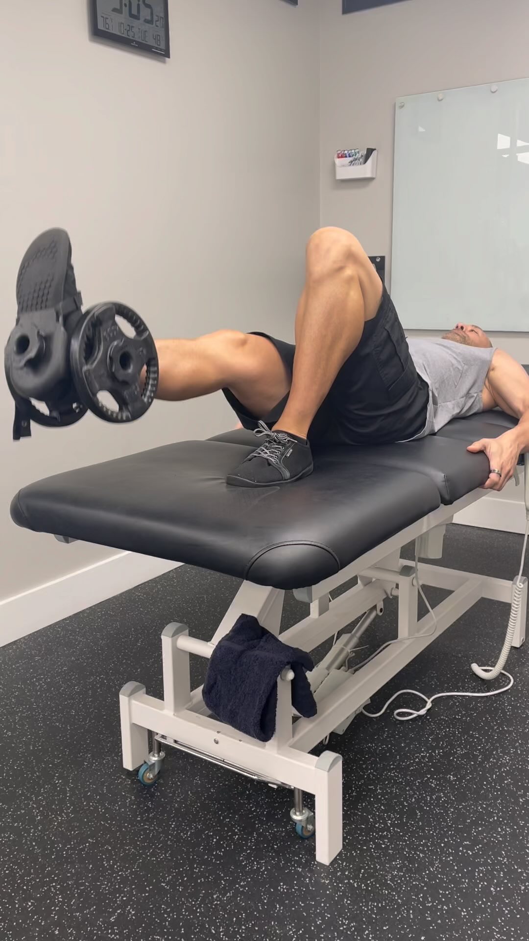 Exercises don’t have to look fancy to be effective. Often the simplest looking tasks require the most effort. Supine single leg hip flexion while maintaining terminal knee extension during both the concentric and eccentric phase is a beast on your rectus femoris. This can also be a viable option for training end range knee extension with the intension of preventing motion at knee or patella femoral joints versus them being your primary movers. Finding alternatives to fit individual needs is paramount for any trainer working with a diverse clientele. This exercise can also be a great option for those who feel the need to stretch their hamstrings due to the sensation of tightness. Improving contraction on the anterior side of the hip joint can often lead to improved flexibility both in the short and long term and a decrease in unwanted sensations in the antagonist muscles. #rectusfemoris #quadexercises #hipflexors #kneeextension #hamstringstretch #SVZperformance #ExperienceTheDifference #internalfocus #internalperformance #exercisemechanics #personaltraining #personaltrainer #fitness #workouts #muscle #customfitexercise #exercise #resistancetraining #supportsmallbusiness #strengthtraining #daviefl #plantationfl #sunrisefl #westonfl #coopercityfl
