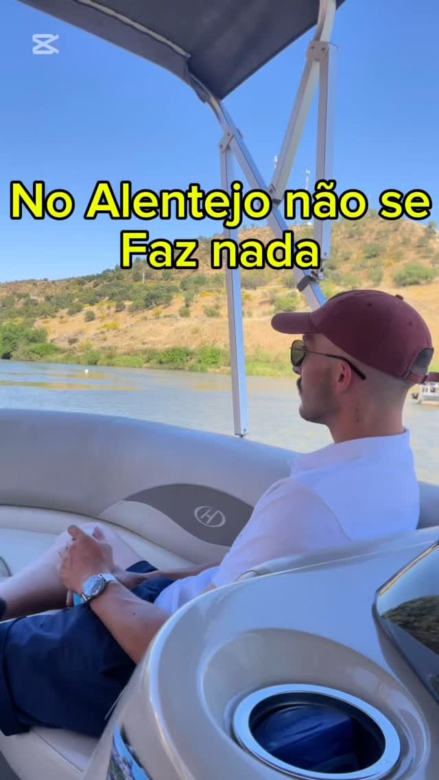 Bom dia ☕️
.
.
.
#guadiana #guadianariver #boat #boattrips #passeiosdebarco #rioguadiana #nature #mértola #visitmertola #turismo #turismoecológico #turismoespaña #turismofrança #turismoinglaterra #turismoholanda #frenchturism #summer #summertime #summertimefun #family #familytime #friends #friendship