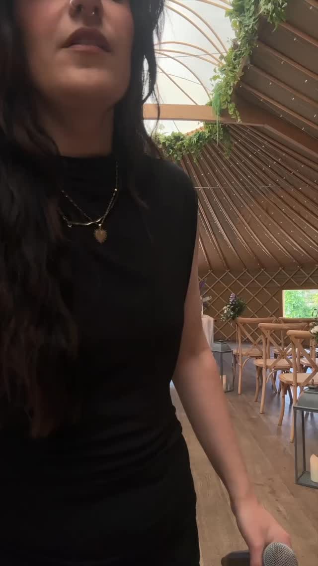 This is what happens whenever we try to film stuff
#weddingsinger #bts #foofighters #everlong #staffordshire #weddingsinger #acousticduo #ukweddings #altwedding #alternativewedding #altrock #rockwedding #fyp #foryou