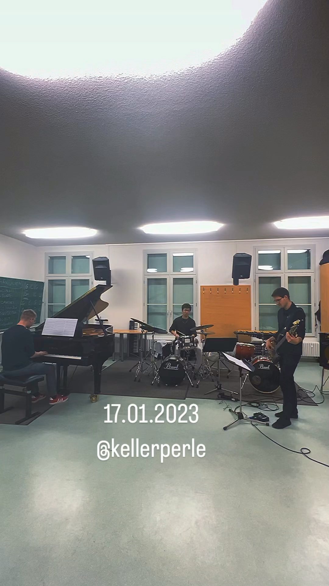 Ich spiele morgen den 17.01. mit @s18un und @marco.saller den Session Opener in @kellerperle . Danach geht es weiter mit dem @jazz.jamwuerzburg
#pianotrio