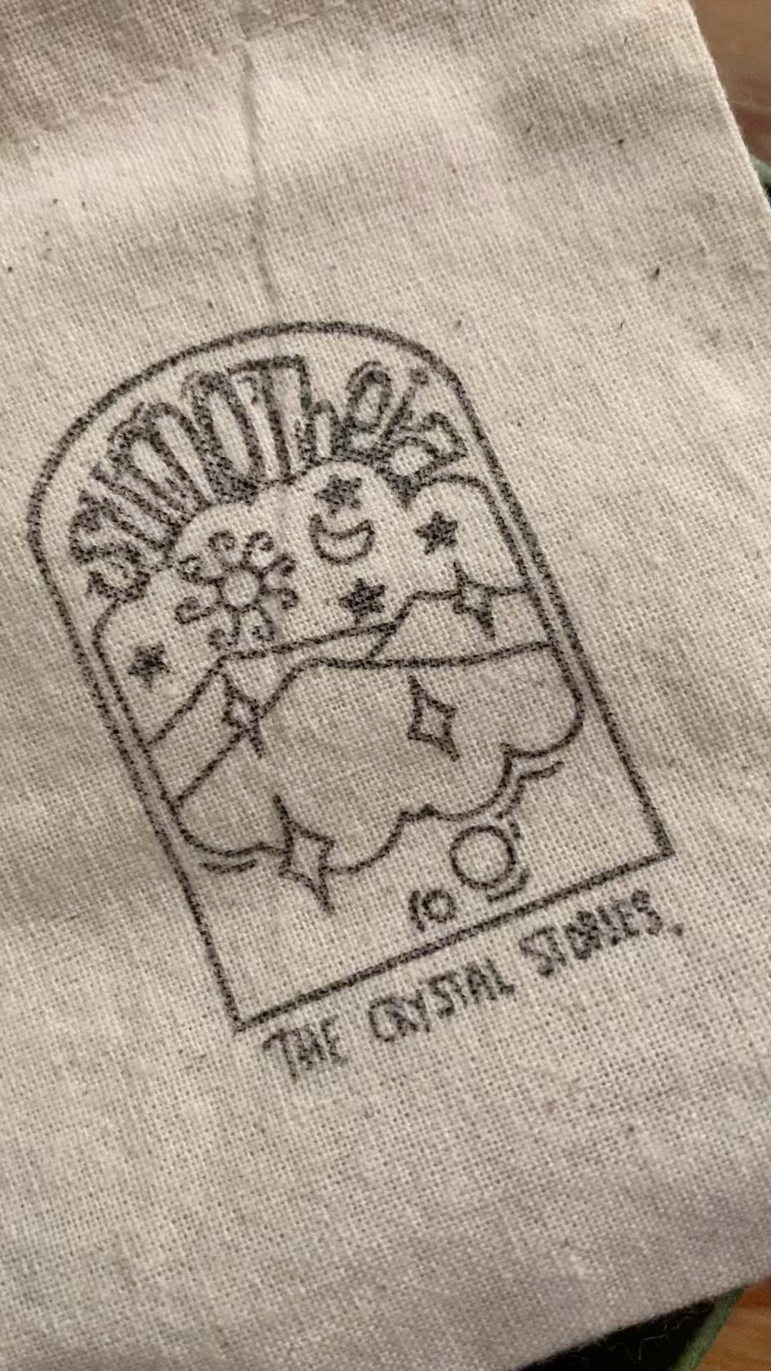 A sneak peak how does look your packed gem box once you receive it. If you wonder why there are too many label tags its because I didnt waste now time by writing with hand a letter for you. I add guide tags to each item. ✨
#sumotheia #packaging #gemstones #jewelry #crystal #crystalstories #handmade #naturalstones #accessories #handmadejewelry #gems #necklace #bracelet #holisticlifestyle #holistic #holisticjewelry #sneakpeek