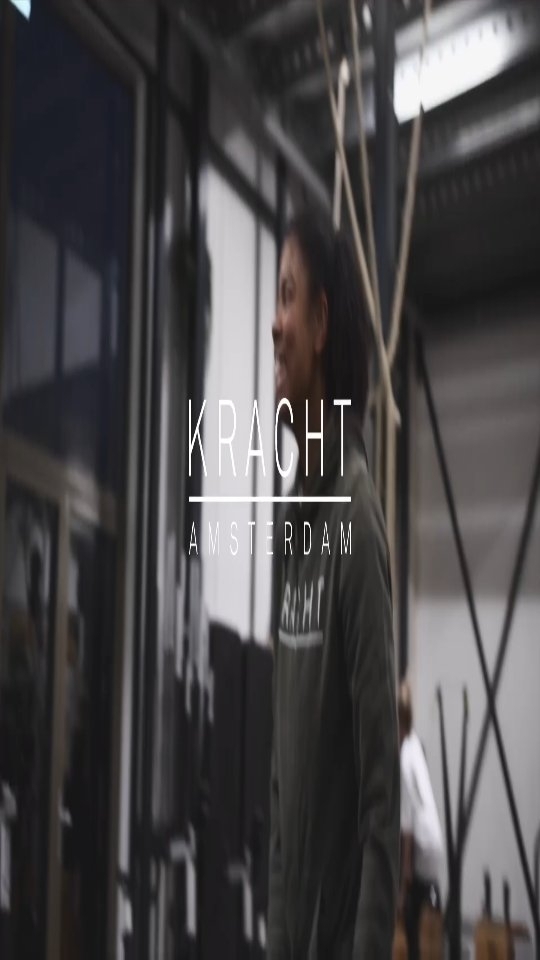 Meet our coach Melissa!
Next to being a professional field hockey athlete, she is also a true energy ball when she's coaching.
Next time you join one of her classes, make sure to share some good high fives!