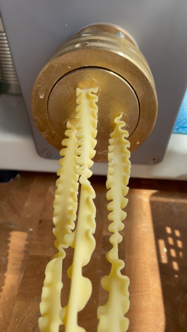 Wiggly Pappardelle dance
We make our pasta in the restaurant with the best quality ingredients, come and try! 🍝