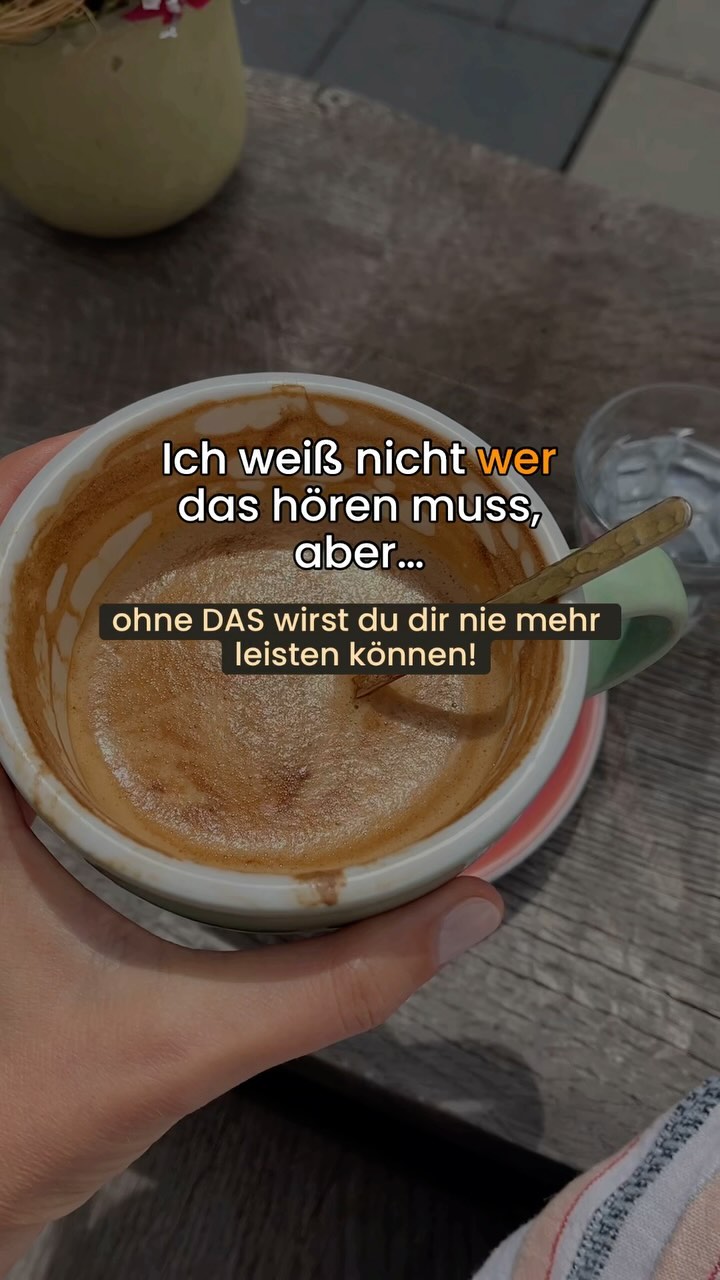 DAS musst du unbedingt machen ⤵️
Viele machen den Fehler und glauben, dass es ausreicht, sich EINMAL mit den eigenen Finanzen auseinanderzusetzen und dann läuft der Hase 🐰
Klar, einmal eine richtige Basis zu schaffen und es laufen zu lassen ist besser, als gar keine Basis.
☝🏼 ABER: Du musst regelmäßige Check-Ups machen!
Du bist ja schließlich nicht mehr der Mensch, der du vor 5 Jahren warst und hoffentlich auch nicht mehr in der gleichen Lebenssituation wie damals, oder? (Persönliche Weiterentwicklung, andere Stadt, neuer Job, Kinder und so… Du weißt was ich meine)
Hier die wichtigsten Tipps für dich:
🆙 REGELMÄSSIGE UPDATES 🆙
Was heute gut und günstig ist, ist morgen alt und kostet dich Geld!
Überprüfe UNBEDINGT regelmäßig (mindestens alle 2 Jahre) deine Versicherungen und Verträge! DAS ist, wo dein meistes Geld hinfließt und ist eine wahre Goldgrube🏅
👩🏻💻 UNABHÄNGIGE BERATUNG 👩🏻💻
Wenn du in deiner Goldgrube nach Geld schaufeln willst, brauchst du einen vertrauenswürdigen, erfahrenen und unabhängigen Helfer ⚒️
Heißt für dich: Nur wenn du dir zeigen lässt, wo genau das Geld vergraben liegt, kommst du schnell ans Ziel. Andererseits verschwendest du lediglich wertvolle Zeit mit einer Landkarte, die du nicht lesen kannst bist am Ende frustriert, wenn du nicht mehr als eine Hand voll Schrauben findest🔩
*️⃣ EXTRA Tipp: Baue dir ein System auf, das dich automatisch an deine regelmäßigen Goldgräber-Updates erinnert.💡 So wirst du zum Super-Goldgräber und kannst jedes Jahr in das nächsthöhere Level aufsteigen.
✅ Wenn du wissen möchtest, wie du dir so ein System aufbaust und endlich in deiner versteckten Goldgrube graben willst, KOMMENTIERE den Beitrag mit „CHECK-UP“ und ich schicke dir alle Infos kostenlos zu.
#finanzenfürfrauen
#finanzenfüranfänger
#finanziellefreiheit
#geldsparen
#finanziellebildung