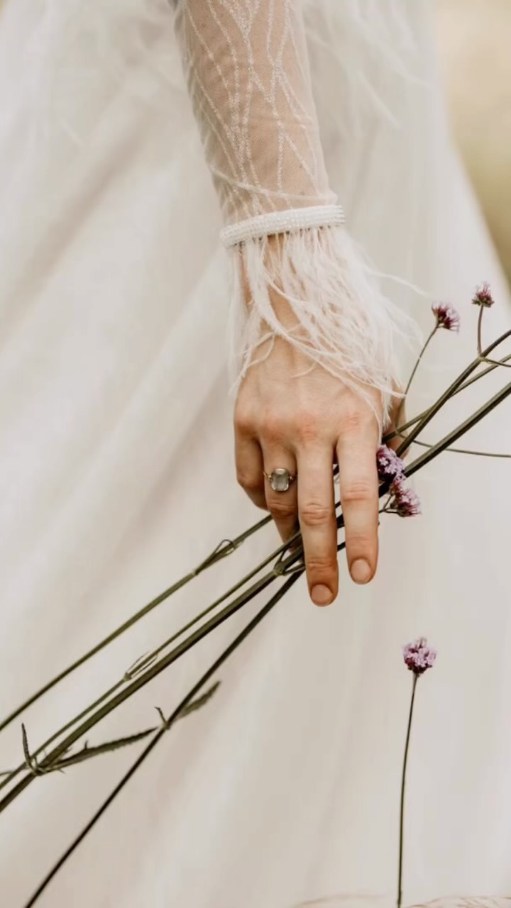This styled shoot has a special place in my heart. Love this colour combo.
Fotografie: @heidivanboxtelfotografie
Fotografie: @Bibilemmens.photography
Organisatie portfolioshoot: @grow.your.portfolio:
@dreamdaysweddingplanner & @studiokijk.nl
Locatie: @trouwenintuindelageoorsprong
Styling: @stylingmetkarakter
Make-up & Hair: @naomimakeup_hair
Cake & Sweets: @thecanadiancupcakery
BABS: @myrel_fleur_ceremoniespreker
Pak: @rtb_suited
Bruidsjurk: @bridalstar
Stationery & Kalligrafie: @wittyink
Mobiele Bar: @bars.en.cars
Modellen: @melindekoldenhof & @lucasgeurts
#styledshoot #growyourportfolio #weddingtheme #weddingstationery #weddinginspo
#bruiloftinspiratie #trouwfotografie #trouwen #trouwkaart
