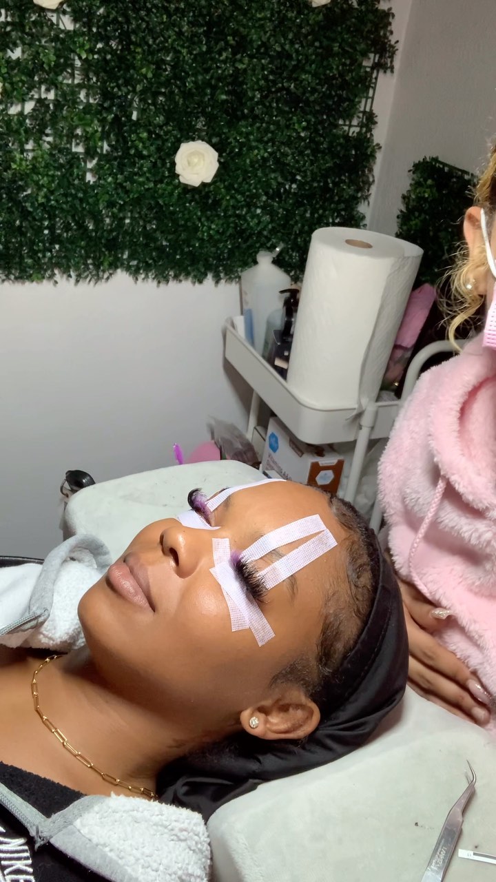 Are we feeling the purple😌💜? #lashes #lashextensions #explorepage #beauty #beautybloggers #makeup #coloredlashes #volumelashes #whipsylashes #tampalashes #stpetelashes #sarasotalashes #bradentonlashes #lipfillers #hyaluronpen #microneedling #lashtech #contentcreator #nails #birthdaylashes #purplelashes