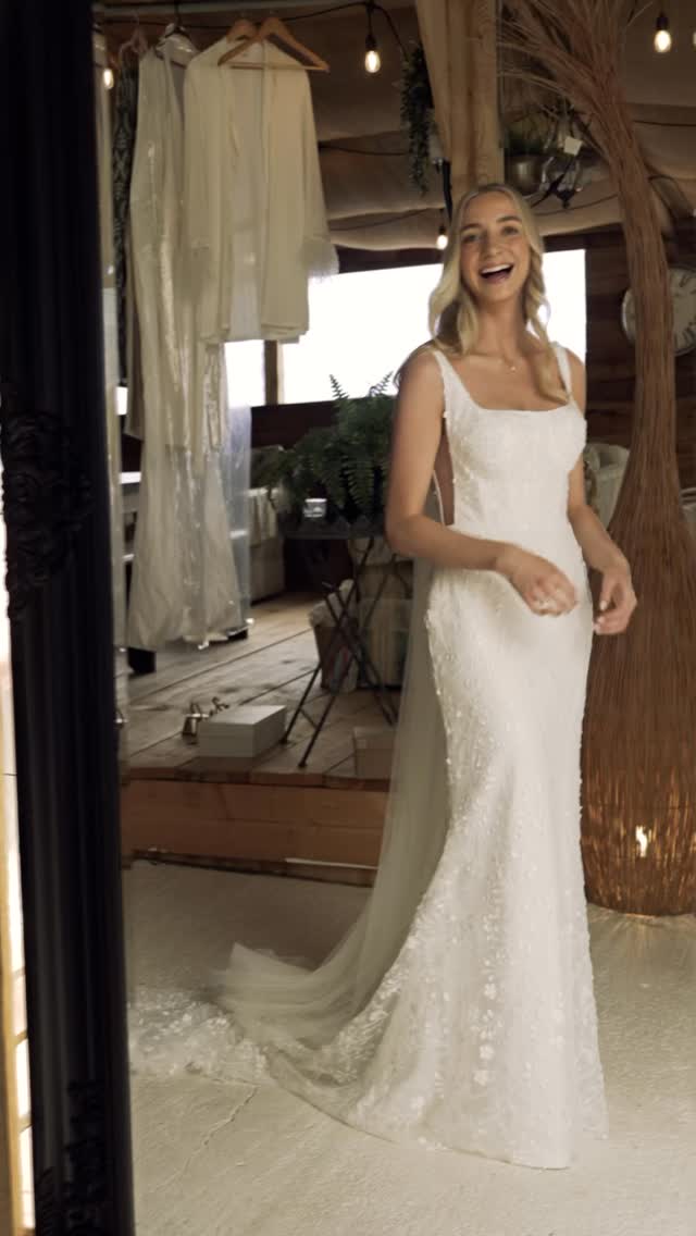 Few clips from Sundays wedding! Thank you @georgie.osborne and @laurie0sborne what a day and evening! @rhysefarmvenue always delivering an unforgettable day!
First time working alongside @lukecumminsphotography bringing all the energy!
Hair - @sayyesbridalstylist
Makeup - @makeupbyhollypaige
Live music in the day - @sianhayleysmithmusic
Band - @apollosoulband
Wedding dress - @cocoandkate @madewithlovebridal
#weddingteaser #rhysefarm #weddingvideo #weddingvideogeapher