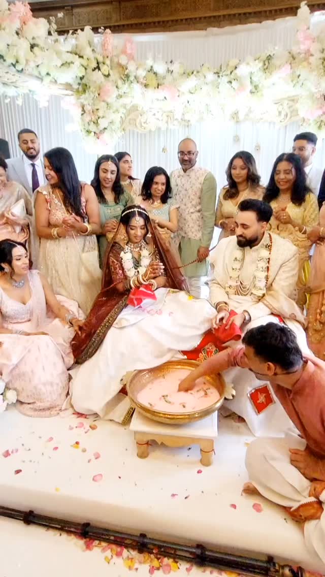 Arun & Karishma
#viral #weddingreels❤️ #weddingcontentcreator #weddingplanners #bride #groom