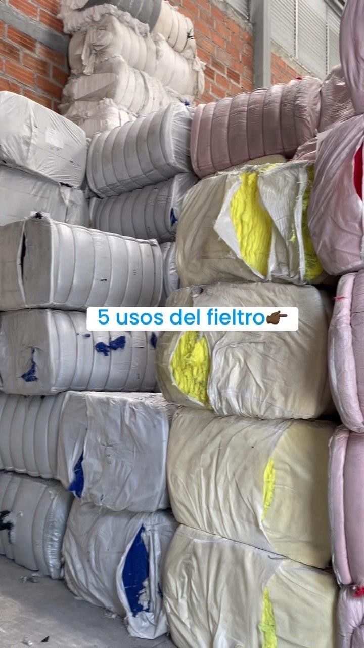 Hay miles de maneras de utilizar el fieltro. 😮 Y ustedes, como utilizan o utilizarían el fieltro?
Compra nuestras cobijas multiuso en paquetes de 10 en Mercado Libre 🤝
#fieltrotex #producciondefieltro #fieltroscolombia #mercadolibre #insumotextil #fieltroartesanal #fieltrolover