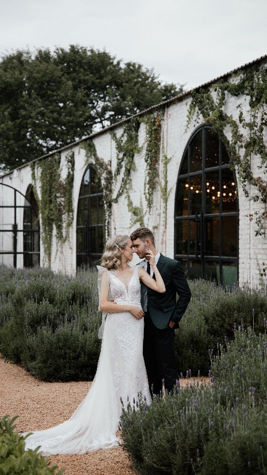 "Love, Laughter, and Beautiful Moments!
Kayla & Hanno's wedding at De Harte was amazing.
Emotions ran high, and the love in the air was truly palpable as we had the incredible honor of capturing their special day on video.
Every moment was a testament to the love these two share. Their wedding day was a beautiful blend of love, laughter, and unforgettable memories that we were privileged to witness and preserve.
Venue : @dehartevenue
Make Up: @tash_studio
Dress: @enzoani