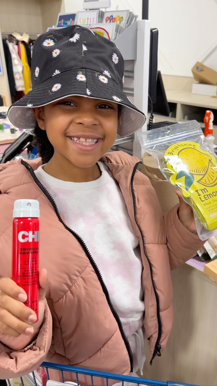 Shopping for the beautiful young ladies of @covenanthousenj 🛍️💄CHNJ helps youth facing homelessness and human trafficking. It provides immediate shelter and care for youth age 18-21, as well as services to enable its clients to transition to independent living. 🙏🏽 @rainamariepitts @jnepitts11