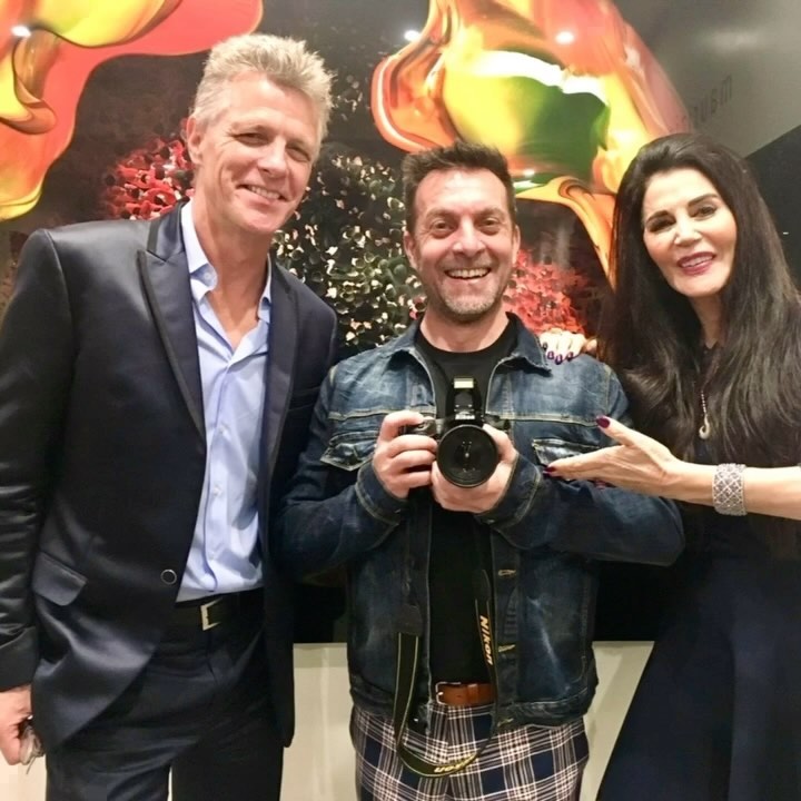 I just want to let everyone know how BLESSED I feel when working with my clients. I really do have the most amazing clients whom I always learn from and who push me to be more creative so I can be more creative for them and their business entities.
Here is a video I just created for social media for my client, @thearthouseglobal and Owner Guy Hector, who is an art representative for international artists.
Guy is with Barbara Lazaroff, Owner of @chinoisonmain in Santa Monica standing next to his client @mauriziosapia's Tree of Life piece hanging in Barbara's restaurant. I love working with Guy and also with Maurizio whose artistic vision is incredible. Hope you like the video and to learn more about these two incredible men, check out their websites.
https://www.thearthouseglobal.com
https://www.mauriziosapia.com
#petitetaway #thearthouseglobal #mauriziosapia #santamonica #artists #dowhatyoulove #followyourpassion #barbaralazaroff