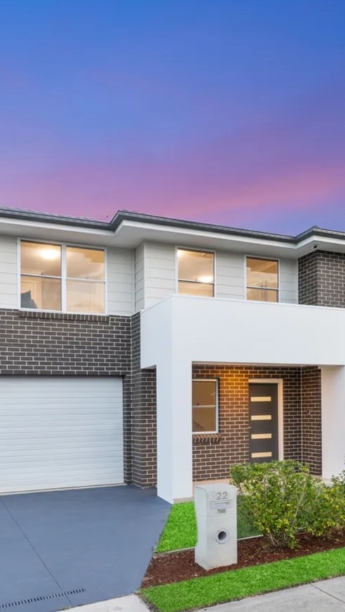 PROJECT KELLYVILLE | We managed to refurbish this property and have it ready for sale within 1 week!
We specialise in providing high quality renovations within short time frames. We were able to completely re-turf, landscape and paint the interior and exterior of this property within a week and had it ready for the market 💪
Contact us today for a free quote - info@basepropertyservices.com.au
#refurb #sydney #hillsdistrictsydney #property #realestate