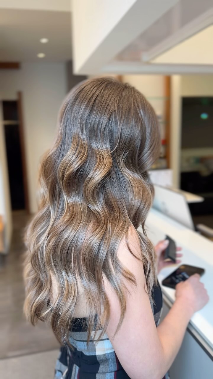 Soft caramel blonde waves with layers that flow perfectly
#CaramelBlonde #layershaircut #hairinspo #torontostylist