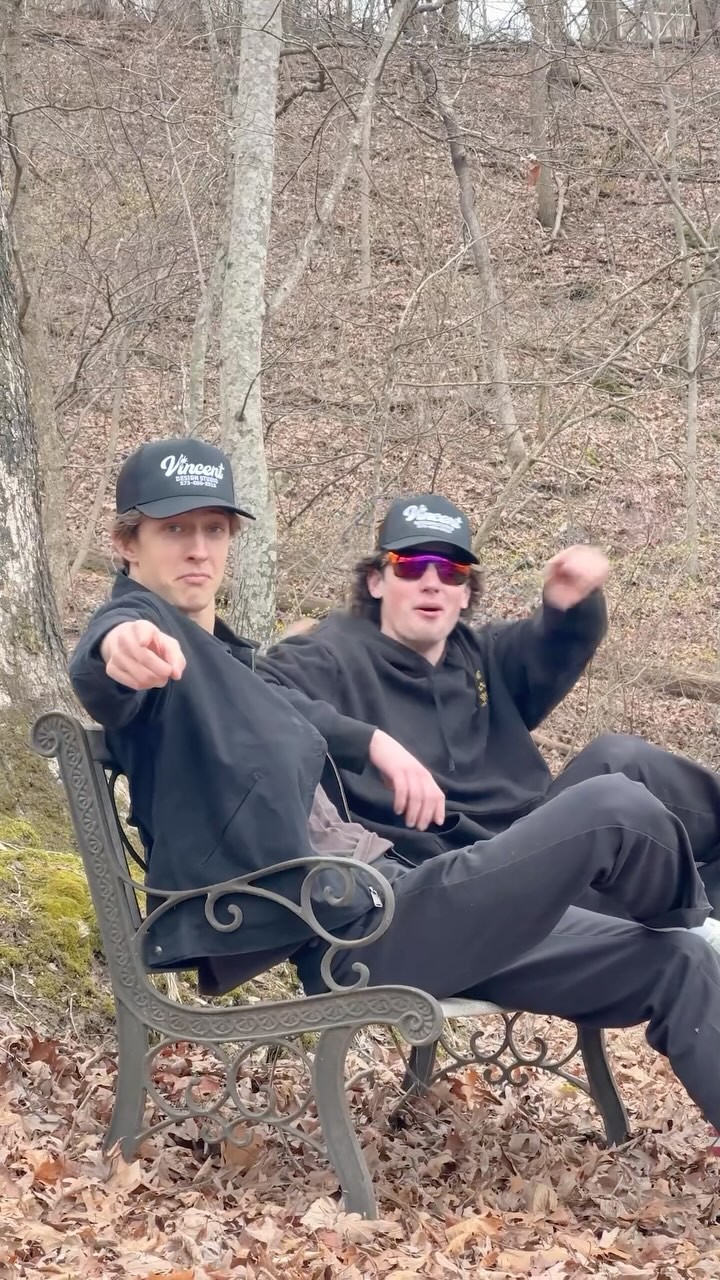 Sometimes you just need to take a second and observe what’s around you…..
#longthought
#thinkingface
#lakeoftheozarks
#stankface
#vincent