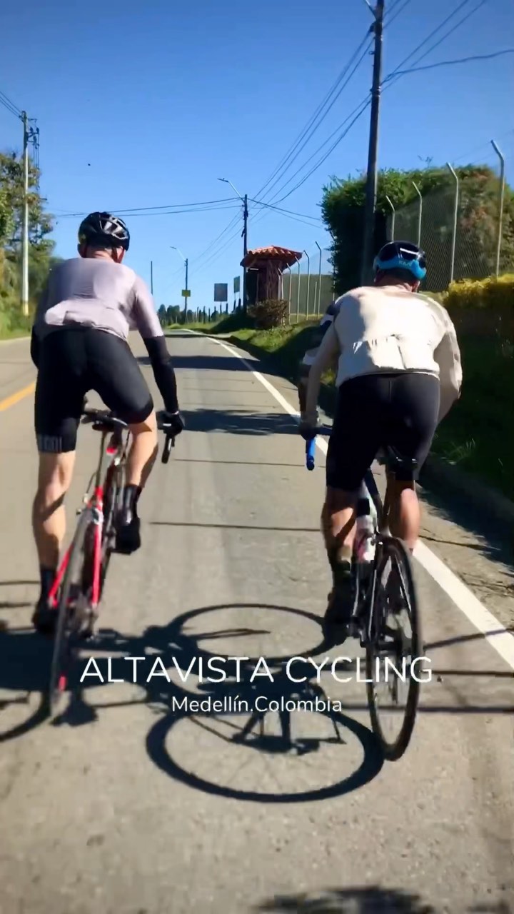 Glorious weather for 2 new Altavista friends.
Great fun!
🇨🇴⛰🚲
•
•
•
•
•
#cyclingculture #insearchofup #cyclingmemories #roadcyclingpics #ridelots #lifebehindbars #whyiride #roadslikethese #fromwhereiride #beautyofcycling #cyclingphotography #whereiride #outsideisfree #wymtm #switchbacks #instaroads #mountainpass #fromwhereweride #cyclingadventures #roadcyclist #cyclingshots #roadstotravel #mountainphotography #roadstoride #natgeotravels #cyclingtour #cyclingholidays #cyclingaddiction #cyclingplanet #kom