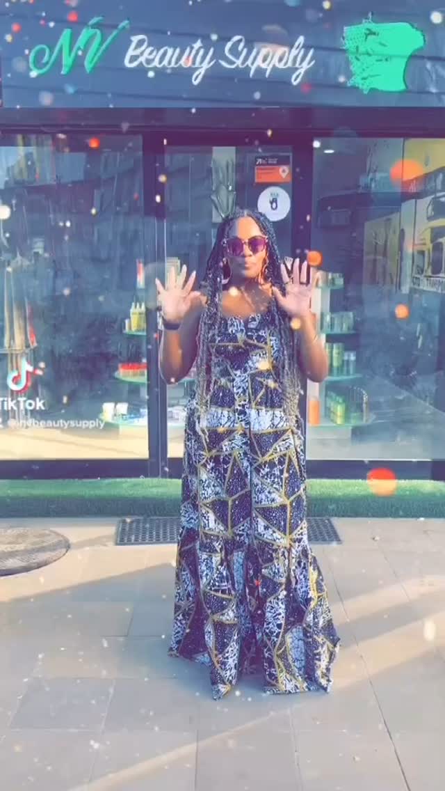 STOP! ✋🏾🛑 Vous cherchez un magasin de produits de beauté au Sénégal?! Suivez-vous @nvbeautysupply sur #tiktok et #facebook? Allez-y MAINTENANT‼️ CONSULTEZ ÉGALEMENT NOTRE SITE WEB! Ne manquez pas les nouveaux produits et les réductions 🤑 Nous avons tout transféré en ligne, mais tout ce que vous voyez ici dans cette vidéo, vous pouvez l’acheter en ligne et via WhatsApp et vous le faire livrer RAPIDEMENT 🛵💨 directement à votre domicile ou à votre entreprise! #dakarsenegal #senegal #gambia #tabaski