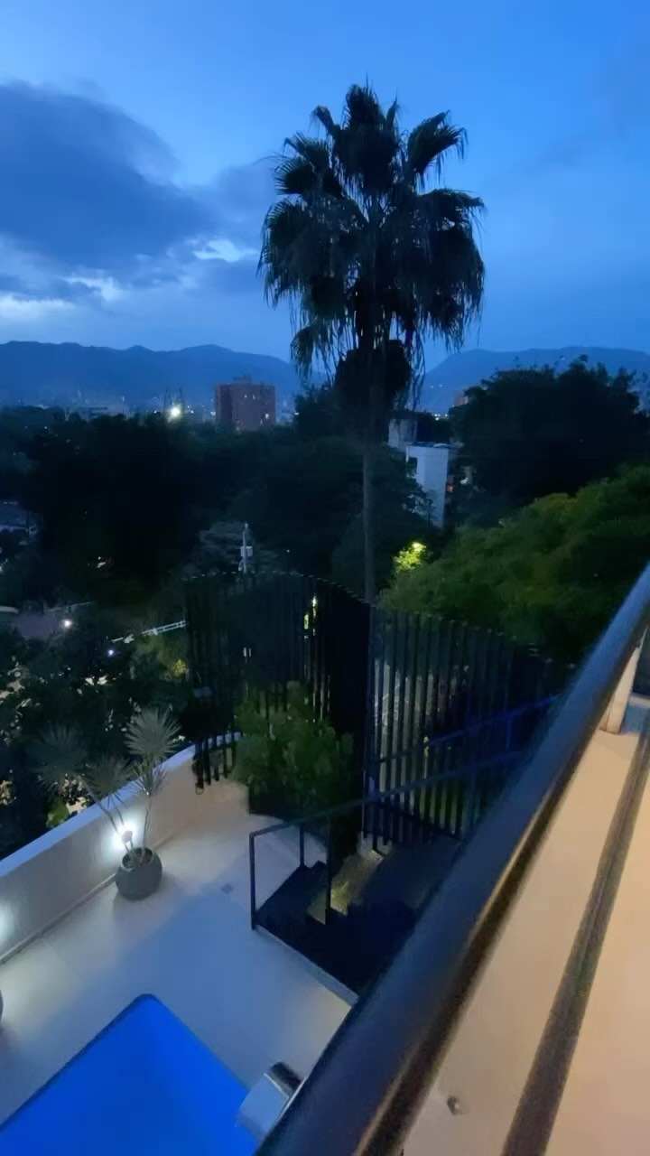 “Descubre cómo llevar la experiencia audiovisual al aire libre con nuestras instalaciones de audio y TV a la intemperie. Sumérgete en la calidad del sonido y la visión al aire libre. 🌿🔊📺 #AudioExterior #TVAlAireLibre #instalaciónprofesional #medellín #focal #yamahahifi #poblado
