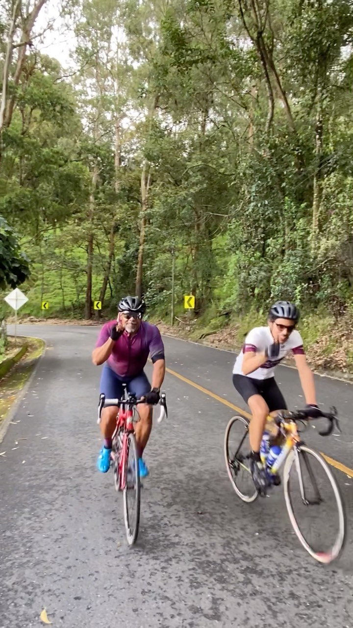 Flat, up, down and happy faces! 🚲⛰🇨🇴🥳
•
•
•
•
•
#cyclingculture #insearchofup #cyclingmemories #roadcyclingpics #ridelots #lifebehindbars #roadporn #whyiride #roadslikethese #cyclingporn #fromwhereiride #beautyofcycling #cyclingphotography #whereiride #outsideisfree #wymtm #switchbacks #instaroads #mountainpass #fromwhereweride #cyclingadventures #roadcyclist #cyclingshots #roadstotravel #mountainphotography #roadstoride #natgeotravels #cyclingtour #cyclingholidays #cyclingaddiction