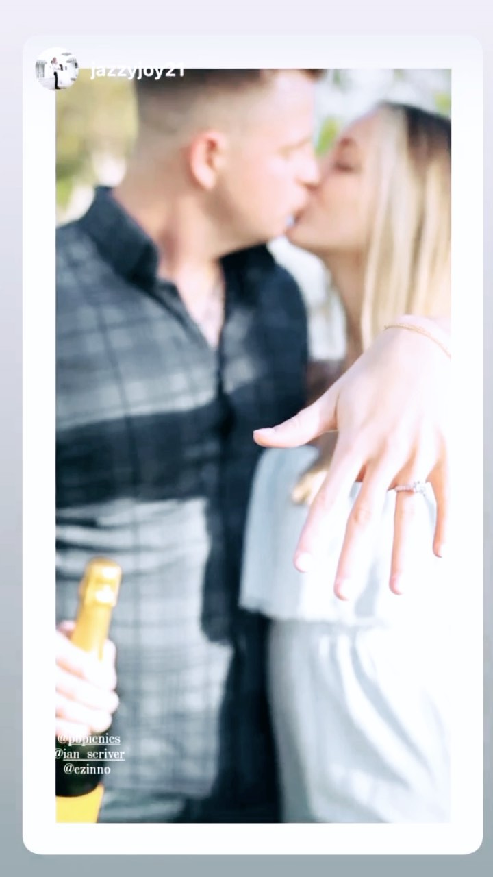 We will do anything for love!
Congrats to the newly engaged couple and thank you for allowing us the chance to set the stage for your next chapter!
Curation and vids : @czinno
Photography: @jazzyjoy21
Throws: @the.komorebi.collection
Umbrella: @businessandpleasure_co