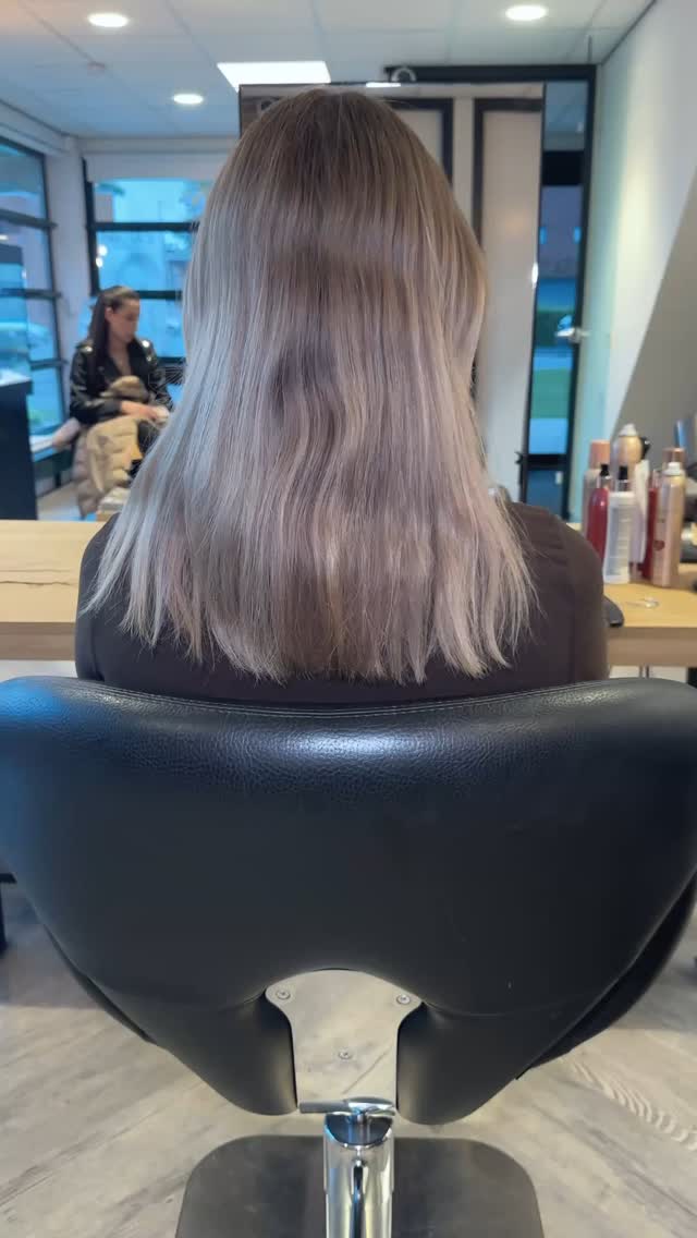 180 gram 60cm
#weften #hairextensions #hair #extensions