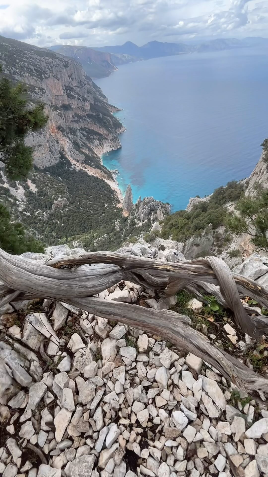 Sardegna - Selvaggio Blu dal 1 al 7 Ottobre. Info in DM
•
•
•
•
.
#guidealpine #noplacetoofar #climbing #alpinism #mountainridge #mountainlovers #sunrise
#mountaineering #nature #motivation #sunrise #sunny #outdoor #Sardegna #selvaggioblu