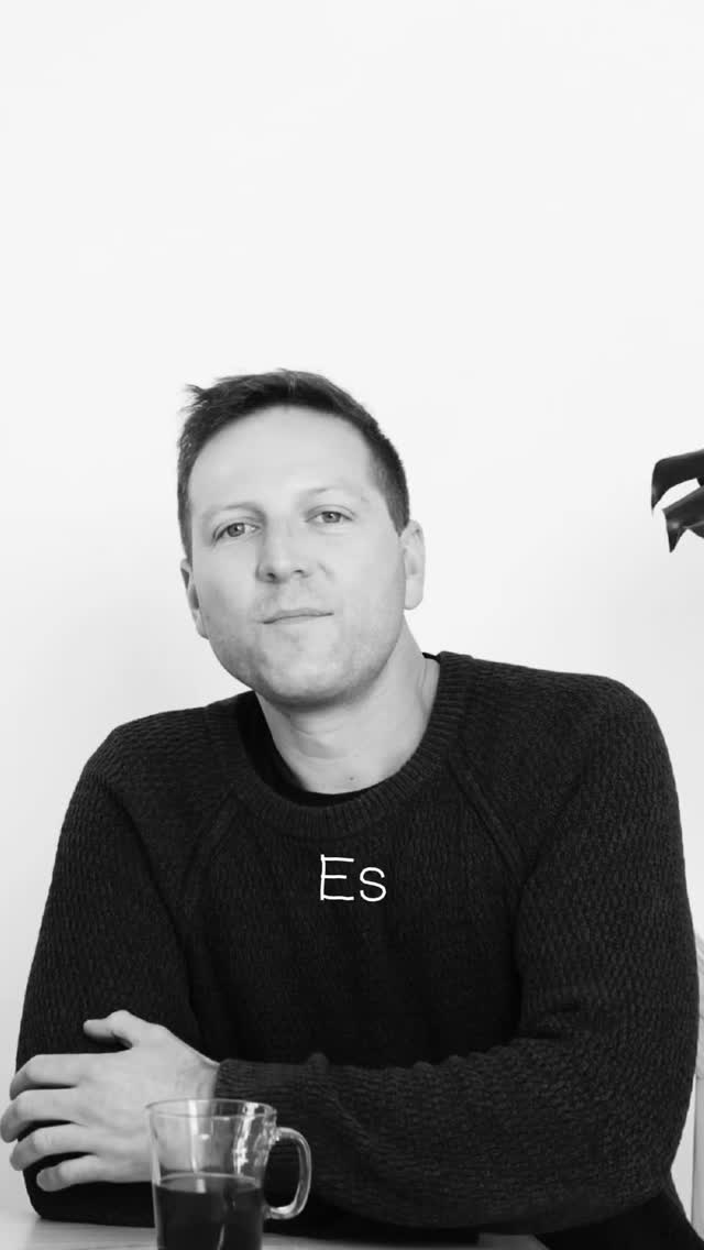 🎯 ¿Todavía no sabes bien quién es tu cliente ideal?
Eso te está costando tiempo, energía y ventas.
Creamos una guía paso a paso para ayudarte a construir tu Buyer Persona y empezar a tomar decisiones con estrategia 💡
🛠️ Es práctica, gratuita y lista para usar.
Comenta “👤” y te la enviamos por mensaje directo.
#BuyerPersona #EstrategiaDigital #Emprendedores #CuartaAgencia