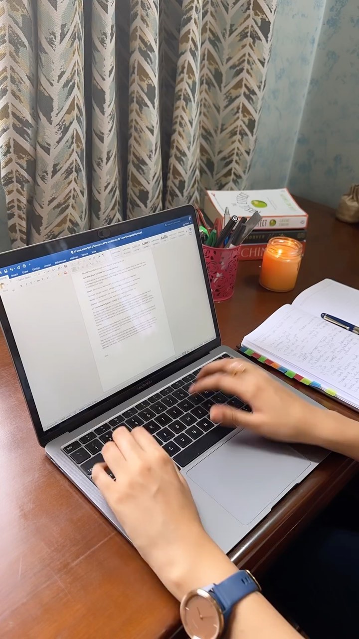 I love what I do 💛
Writing is more than a job. It’s my passion. And it has never felt like work in all these years ✨
#writing #freelancebusiness #freelancejournalist #freelancer #writersofinstagram #writer #freelancewriter #writersofig #writerscommunity #contentwriter