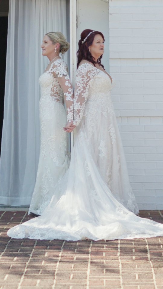 First touch: A private moment between the couple just before the ceremony, where they connect emotionally without seeing each other, building anticipation for their vows without spoiling the surprise ๐ซถ
.
.
.
.
#weddingfilm #weddingday #brideandbride #weddingvows #weddingdress #firsttouch #virginiawedding #weddingvideography