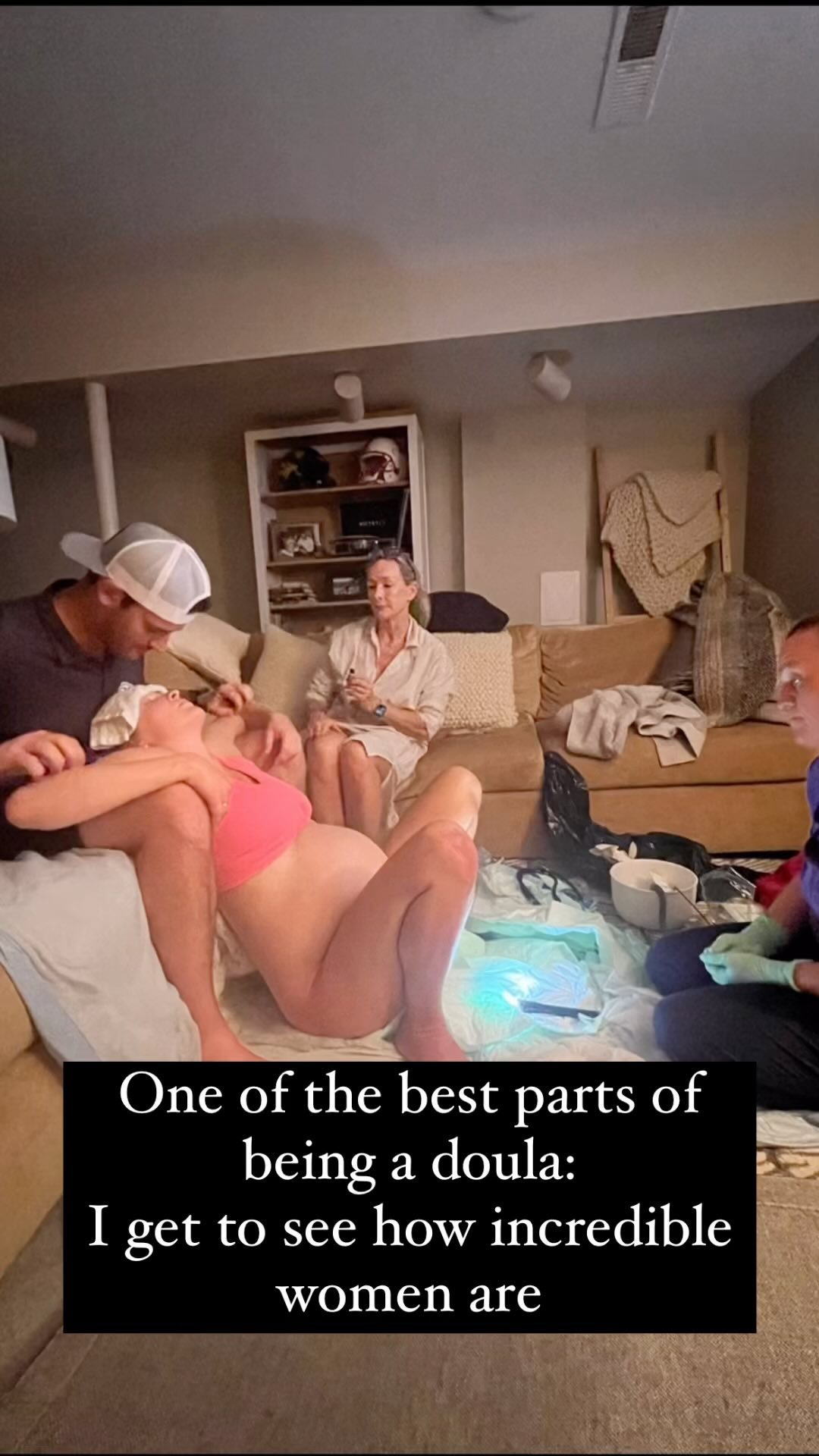 One of the best jobs there is. Women are amazing! And I get to observe it time & time again. Thank you for letting me witness your power. 🙏❤️ #birthworker #strongwoman #womensupportingwomen #womenarepowerful #womanstrong #birthispowerful