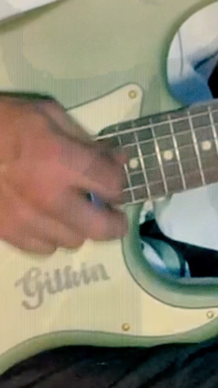 Groove time ✨🕰️ ✨
If you like this vibe check out @lordecho77
#dub #funk #producer #vintageinstruments #casio #neve #honer #juno guitar 🎸 by @aronsonmike