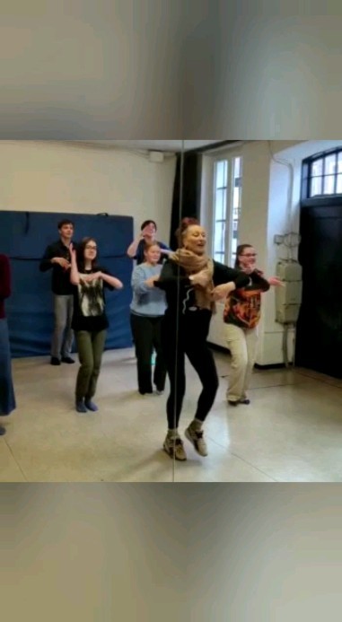 Berufsorientierung ist für uns ein Prozess - und auch in der Begleitung in den Regionen gehören für uns immer Musik, Spaß und die richtige Haltung dazu - hier in #lübeck mit Unterstützung der großartigen Kolleginnen @saskia.kiselowa und @jobelita2
In diesen Wochen machen unsere tollen, großen, mutigen, lustigen, klugen, engagierten Jugendlichen ihre Prüfungen. Wir drücken die Daumen!
Habt Musik im Herzen.
Und immer: Atmen!
Music: Shooting Star by Gvidon
https://pixabay.com/music/-shooting-star-18559/
#schulabschluss #motivation #gemeinschaft #persönlichkeitsentwicklung #zukunft #ausbildung #kompetenzen #spaß