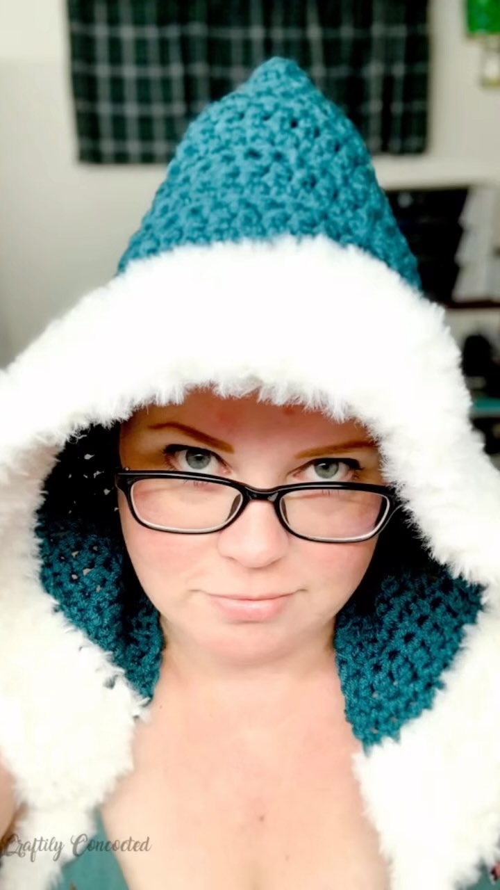 ✨Winter is my time to shine!✨
Hoods and hats and scarves galore!!
❄️❄️❄️
#craftilyconcocted #supportsmallbusiness #holidayshopping #cozyvibes