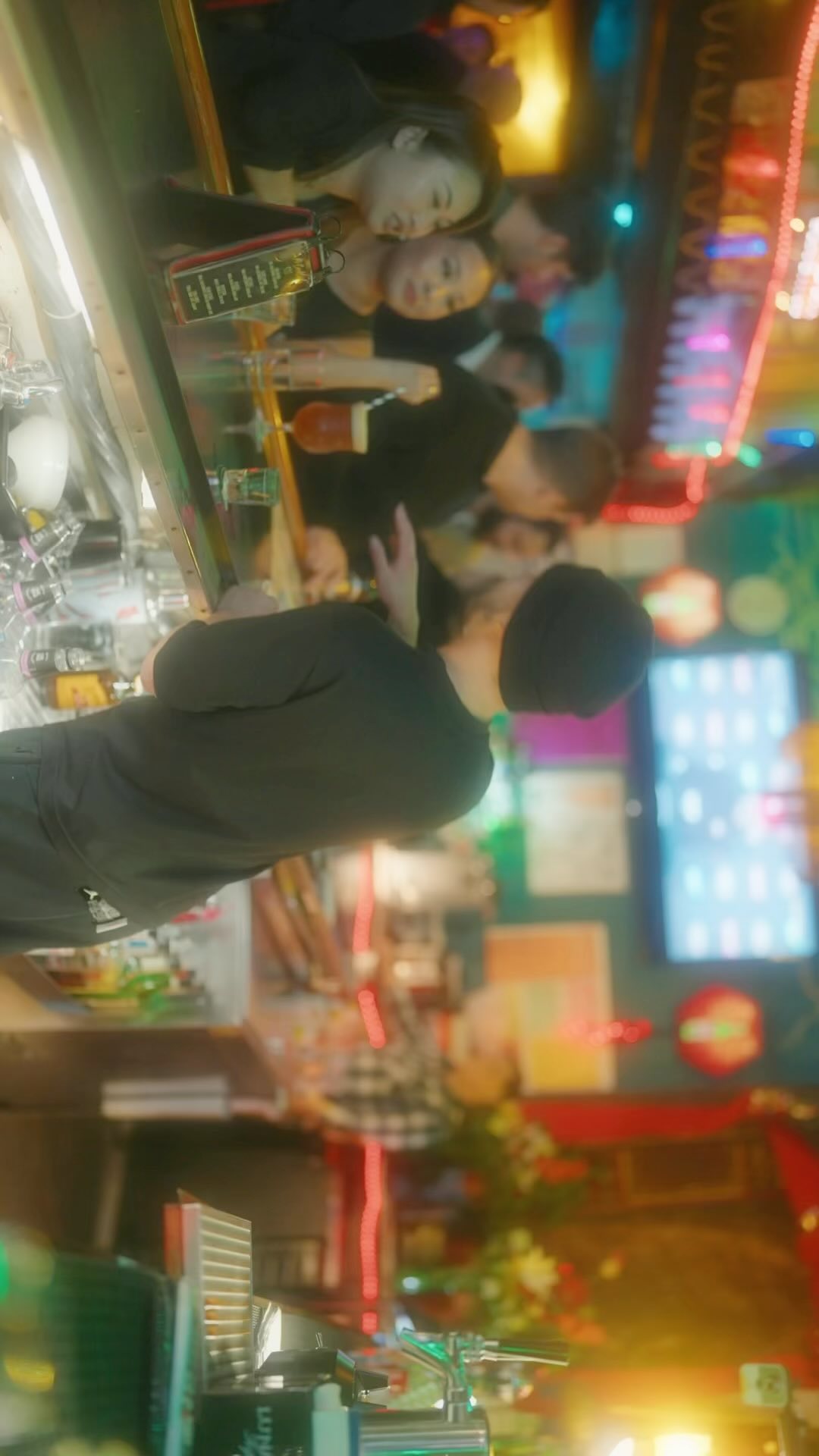 another set of city night frames that were sitting in my drafts
shot on #sonya7iv