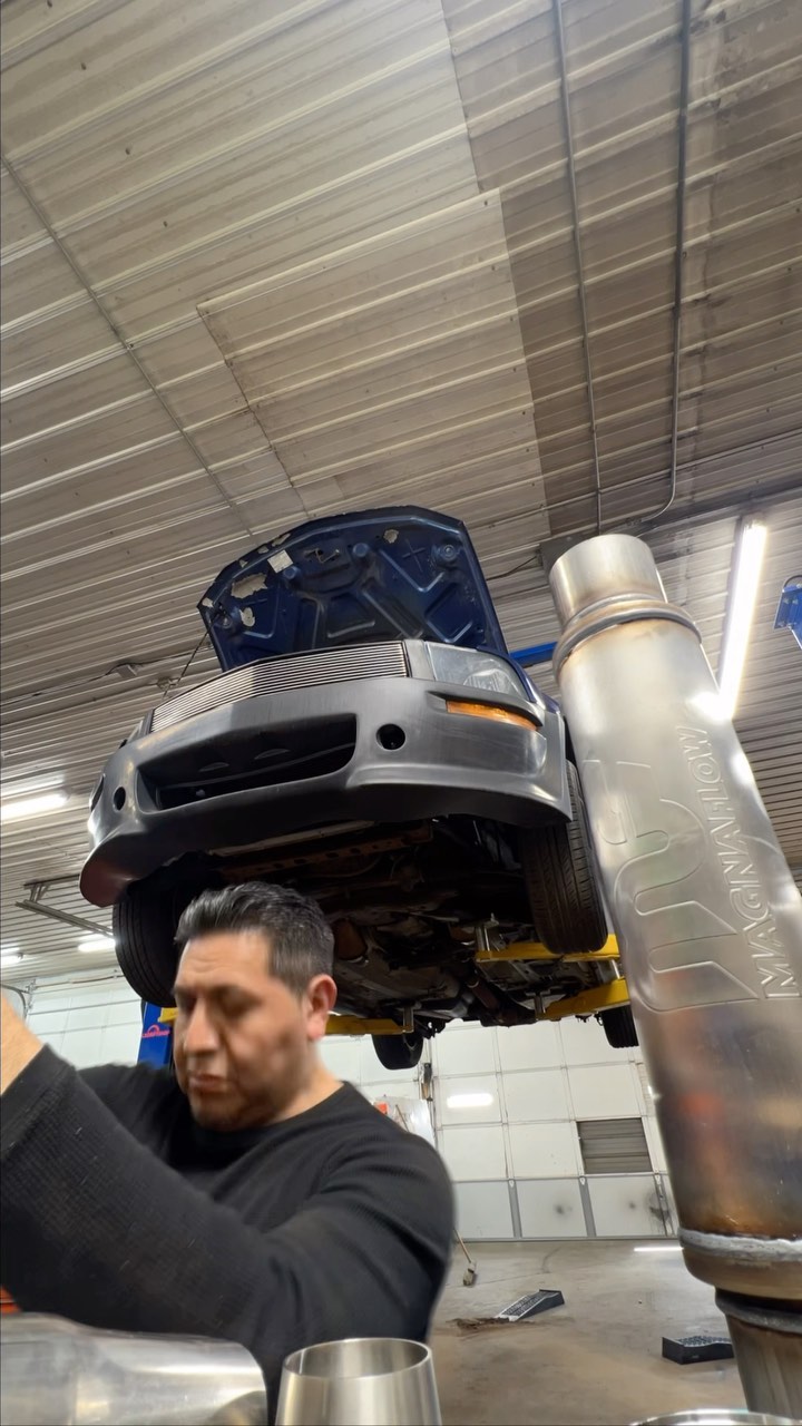 Ford mustang with side exit exhaust request. The beginning of someone’s project.
No video but @shawnayylmao killed it on welding the back half. 😎
#mustang #weld #tig #exhaust #alsdriftshop #minnesota #thankyougod🙏