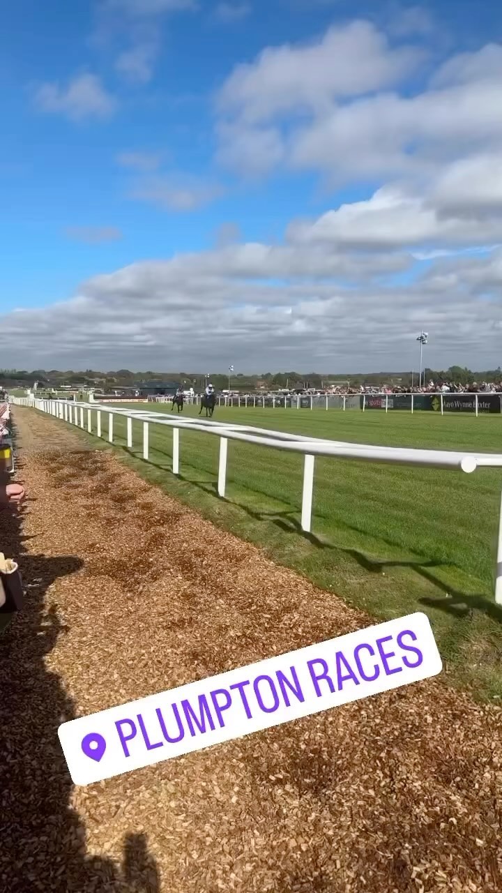 We had a lovely day at @plumptonracecourse today!!