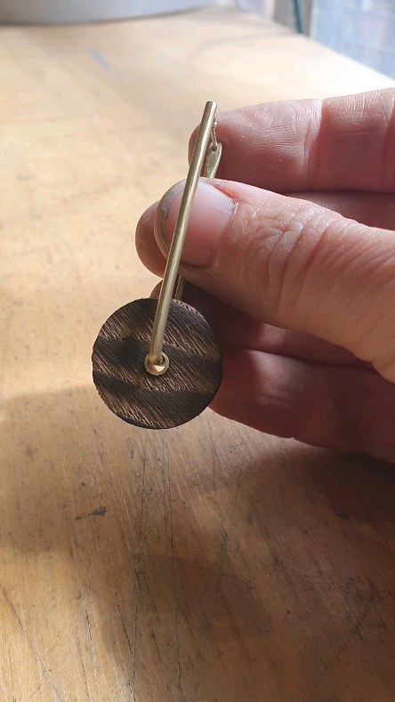 Fiddly makery... but worth the click! Don't look at the state of my finger nails- they're proof of jewellery making! 😅
#jewellerydesign #jewellery #jewelry #shousugiban #yakisugi #industrialjewellery